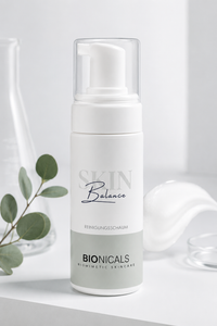 BIONICALS Skin Balance Reinigungsschaum für empfindliche und feuchtigkeitsarme Haut. Reinigt gründlich, entfernt Make-up und Schmutzpartikel und unterstützt die natürliche Hautbarriere.